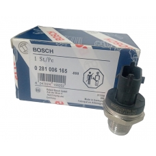 Датчик давления подачи топлива в рейке BOSCH 0281006165 IVECO Stralis AD